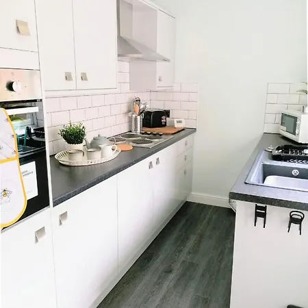 Sunset House - Townhouse Near The Sea Sleeps 8 度假居 *