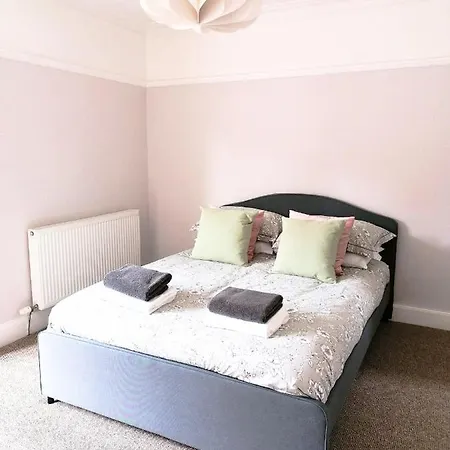 Sunset House - Townhouse Near The Sea Sleeps 8 *