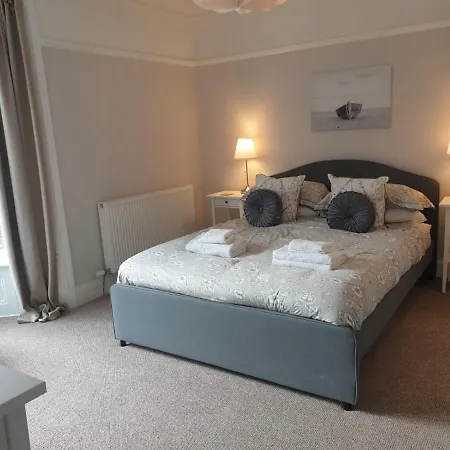 Sunset House - Townhouse Near The Sea Sleeps 8