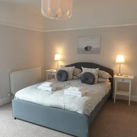 Sunset House - Townhouse Near The Sea Sleeps 8