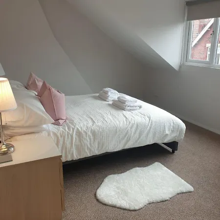 Sunset House - Townhouse Near The Sea Sleeps 8 度假居 *